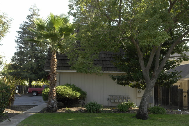 2822 Secretariat Dr in Atwater, CA - Foto de edificio - Building Photo