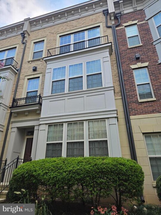 602 Overlook Park Dr in Oxon Hill, MD - Building Photo