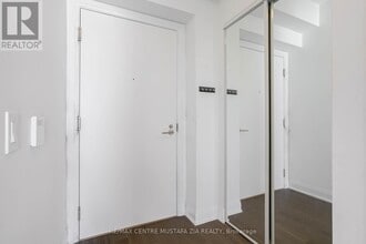 70 Annie Craig Dr in Toronto, ON - Building Photo - Building Photo