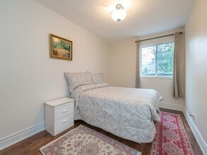 350 Taylor Mills Dr N in Richmond Hill, ON - Building Photo - Building Photo