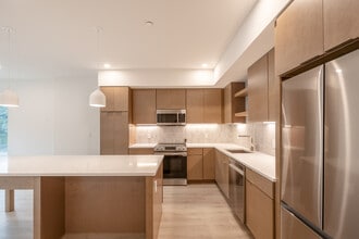 44 Springside in Arlington, NY - Building Photo - Building Photo