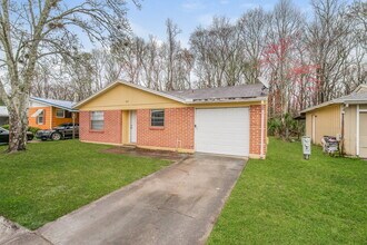 7651 McCowan Dr in Jacksonville, FL - Building Photo - Building Photo