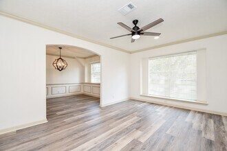 8231 Bo Jack Dr in Houston, TX - Foto de edificio - Building Photo