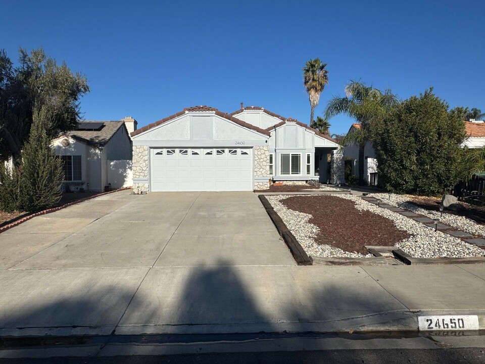 24650 Morningstar Dr in Murrieta, CA - Building Photo