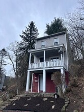 940 Rothpletz St in Pittsburgh, PA - Building Photo - Building Photo