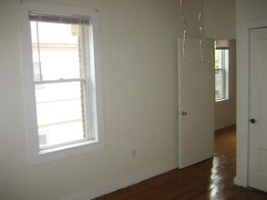 16 Kidder Ave, Unit 2 in Somerville, MA - Foto de edificio - Building Photo
