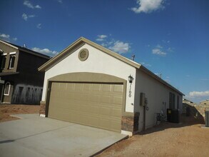1100 Summer Night Pl in Horizon City, TX - Building Photo - Building Photo