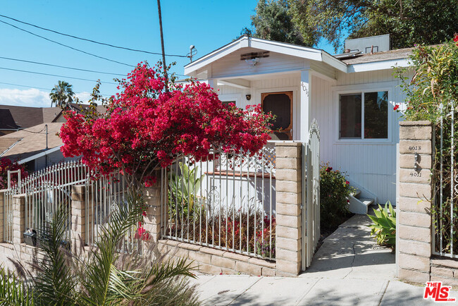 4011 Sunset Dr in Los Angeles, CA - Building Photo - Building Photo