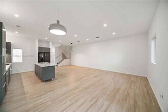 3435 NW 9th Ct in Miami, FL - Building Photo - Building Photo