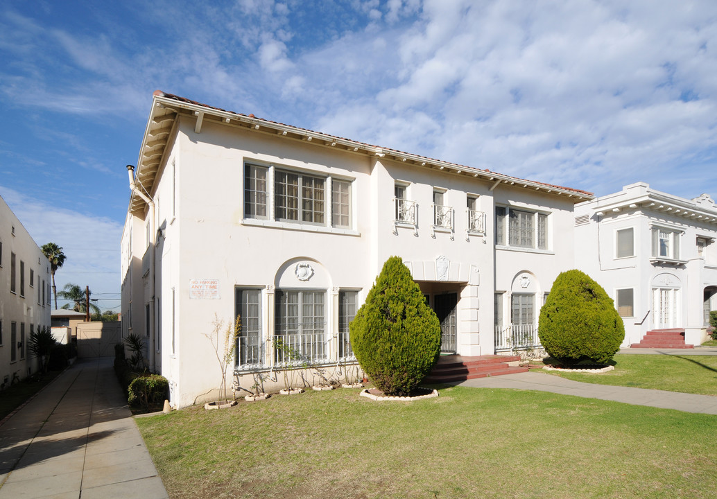 1959 N Vermont Ave in Los Angeles, CA - Foto de edificio