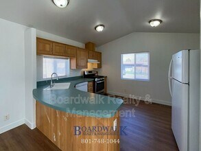 155 W State St in Lehi, UT - Foto de edificio - Building Photo