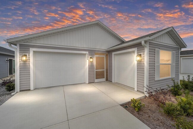 7664 Cheryl Ct in Okahumpka, FL - Building Photo - Building Photo