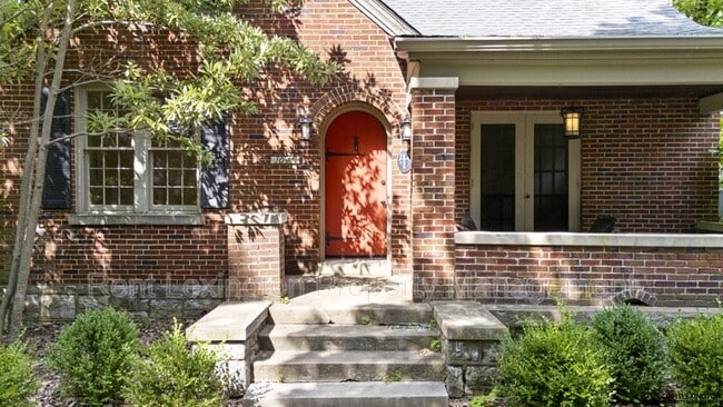 property at 1041 Fontaine Rd