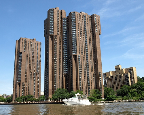 River Park in Bronx, NY - Foto de edificio - Building Photo