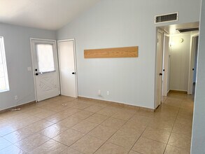 5960 W Oregon Ave in Glendale, AZ - Building Photo - Building Photo