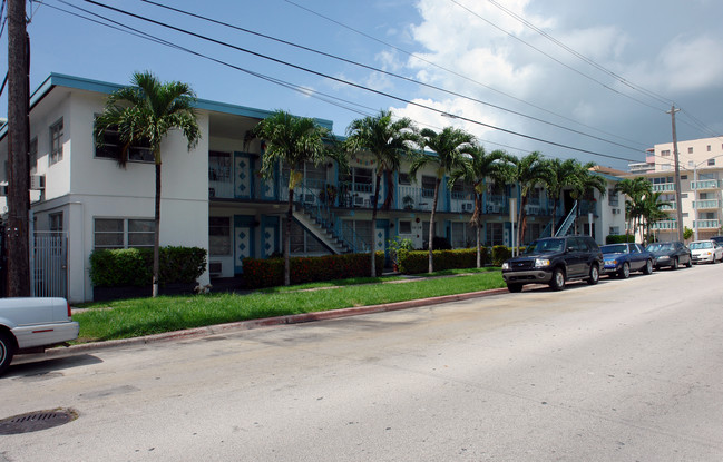 1038 11th St in Miami Beach, FL - Foto de edificio - Building Photo