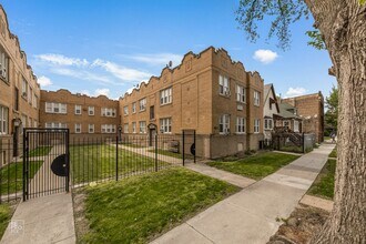 1042 N Leamington Ave Chicago, IL 60651 in Chicago, IL - Building Photo - Building Photo