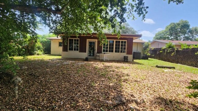 4512 SW 27th Ter in Fort Lauderdale, FL - Building Photo - Building Photo