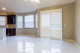 10316 NW 53rd Ct in Coral Springs, FL - Foto de edificio - Building Photo