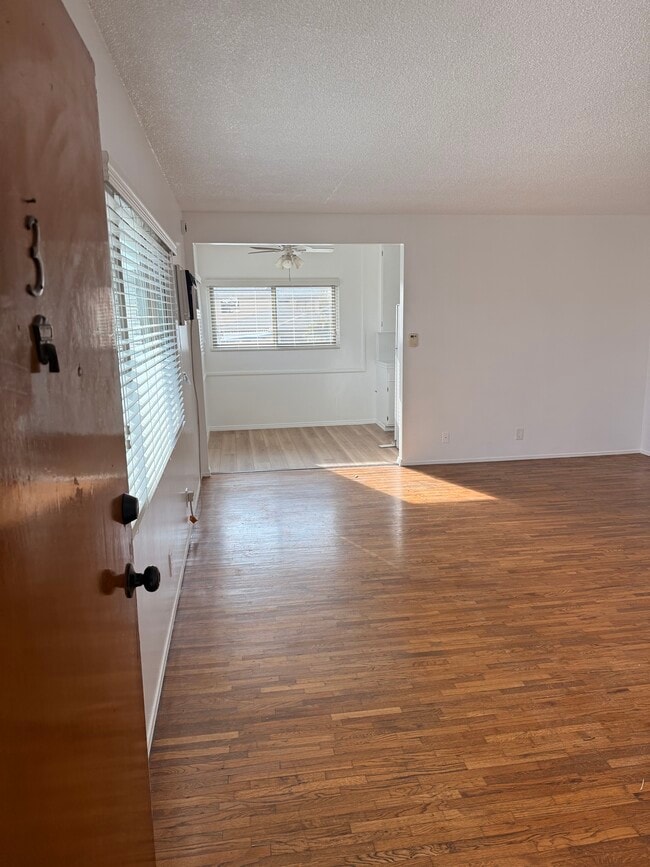 3632 Greenfield Ave, Unit 3 in Los Angeles, CA - Foto de edificio - Building Photo