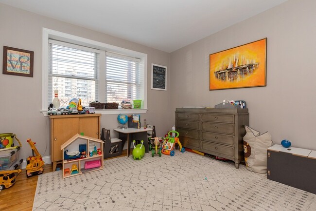 215 Grand St, Unit 1F in Hoboken, NJ - Building Photo - Building Photo