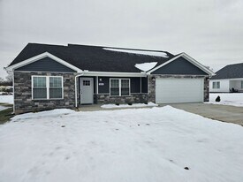 814 Pierson Rd in Trenton, OH - Building Photo