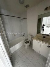 401 NE 1st Ct in Hallandale Beach, FL - Building Photo - Building Photo