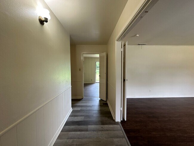 2725 Tanglewood Dr in Tyler, TX - Building Photo - Building Photo
