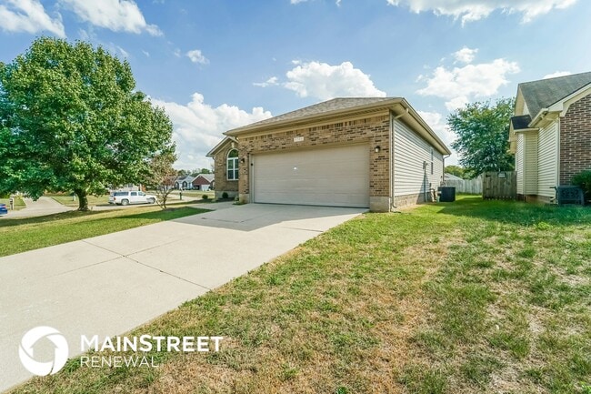 6700 Leverett Ln in Louisville, KY - Building Photo - Building Photo