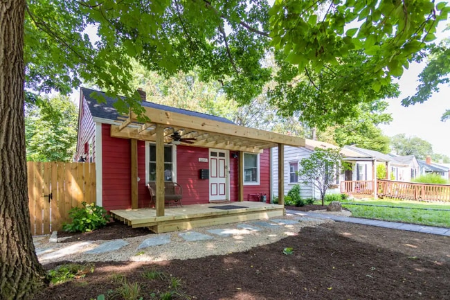 property at 5006 Rosslyn Ave