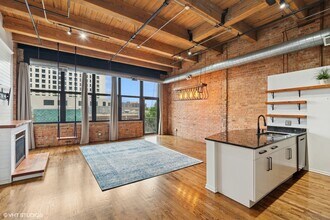 1243 S Wabash Ave in Chicago, IL - Building Photo - Building Photo
