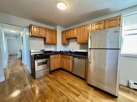 857 E 1st St, Unit 3 Apartamentos