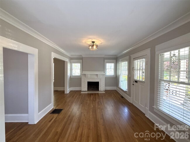 421 Hawthorne Ln in Charlotte, NC - Building Photo - Building Photo