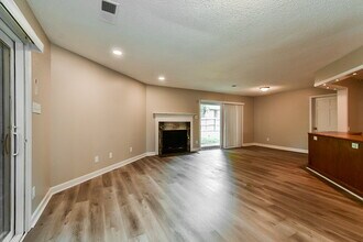 8400 Chimneyrock Blvd. in Memphis, TN - Building Photo - Building Photo