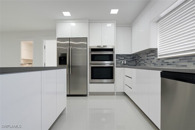 13880 Lazy Ln in Ft. Myers, FL - Building Photo - Building Photo