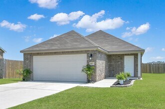 402 Terra Vis Cir in Montgomery, TX - Building Photo - Building Photo