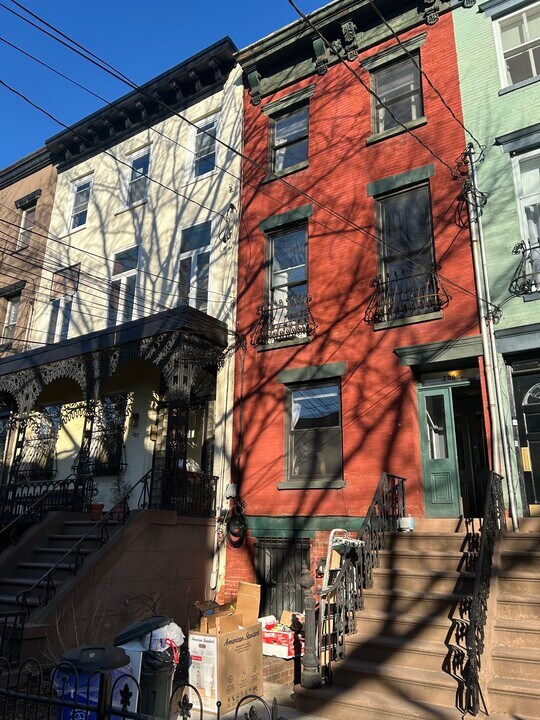 205 Garden St in Hoboken, NJ - Building Photo