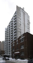 Terrasses Embassy Apartments in Montréal, QC - Building Photo