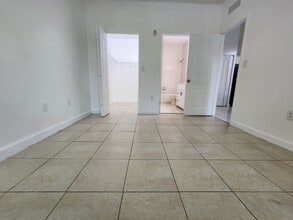1539 SE 27th St, Unit 201 in Homestead, FL - Foto de edificio - Building Photo