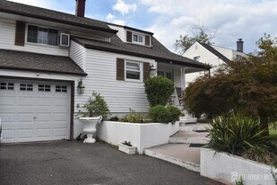 193 McFarlane Rd in Woodbridge Township, NJ - Building Photo