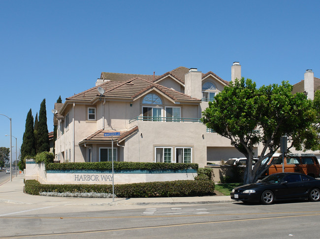 5021 Waverider Cir in Huntington Beach, CA - Foto de edificio - Building Photo