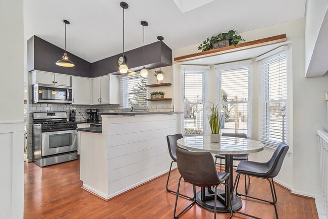 1191 Easton Dr in Carol Stream, IL - Foto de edificio - Building Photo