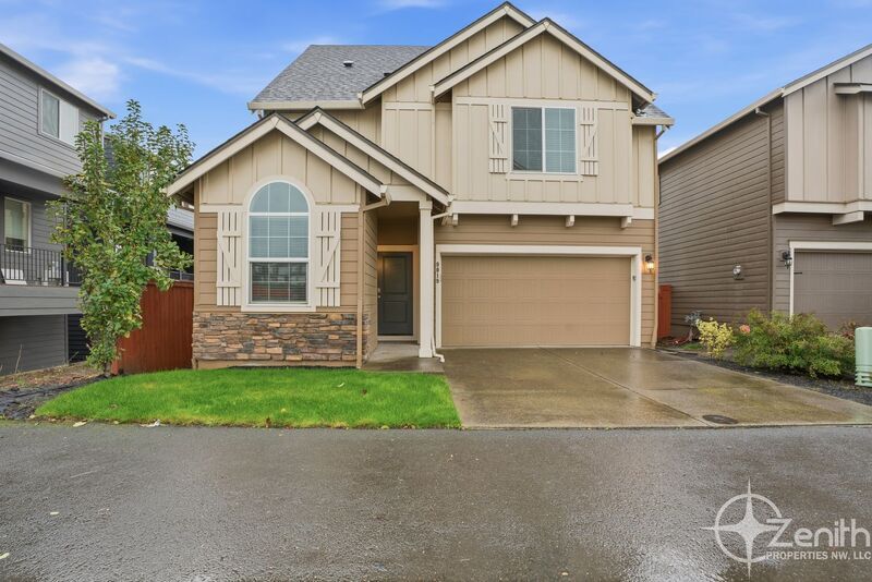 9019 N Dogwood St in Camas, WA - Building Photo