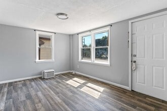 331 Welland St in Port Colborne, ON - Building Photo - Building Photo