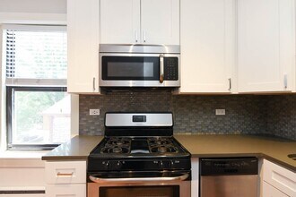 2423 N Kedzie Blvd, Unit J07W in Chicago, IL - Building Photo - Building Photo