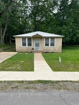 223 W Highland Ave in Malvern, AR - Building Photo