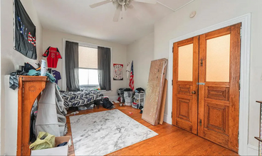 413 N 33rd St, Unit 1 in Philadelphia, PA - Foto de edificio - Building Photo