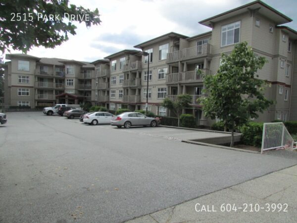 2515 Park Dr in Abbotsford, BC - Building Photo