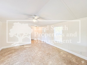 1977 Meadow Oak Cir in Polk City, FL - Building Photo - Building Photo