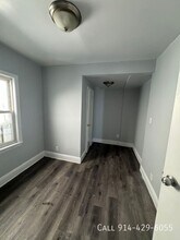 122 Oak St in Yonkers, NY - Building Photo - Building Photo